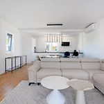 The 44 Apartman Brodarica