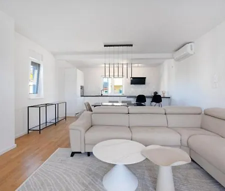 The 44 Apartment Brodarica (Sibenik-Knin)