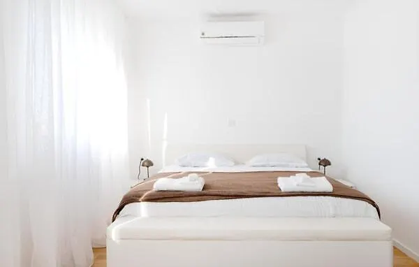 The 44 Apartament Brodarica (Sibenik-Knin)